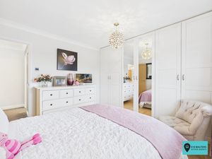 Bedroom- click for photo gallery